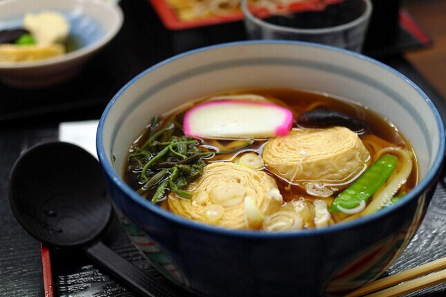 這家面館憑啥在頻頻面臨“洗牌”的餐飲業(yè)站穩(wěn)腳跟？|餐飲界