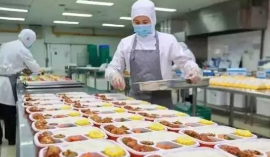 肯德基、真功夫率先“上車”，高鐵外賣這個蛋糕該怎么分？