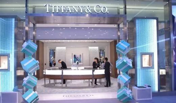 從時尚到過時，Tiffany藍(lán)是這樣一步步被餐飲人用廢的！