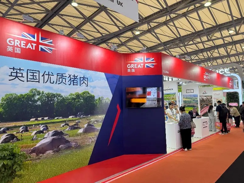 英國(guó)農(nóng)業(yè)與園藝發(fā)展委員會(huì)亮相2025年SIAL西雅國(guó)際食品和飲料展覽會(huì) 優(yōu)質(zhì)英國(guó)豬肉全面呈現(xiàn)，深化中英食品行業(yè)合作