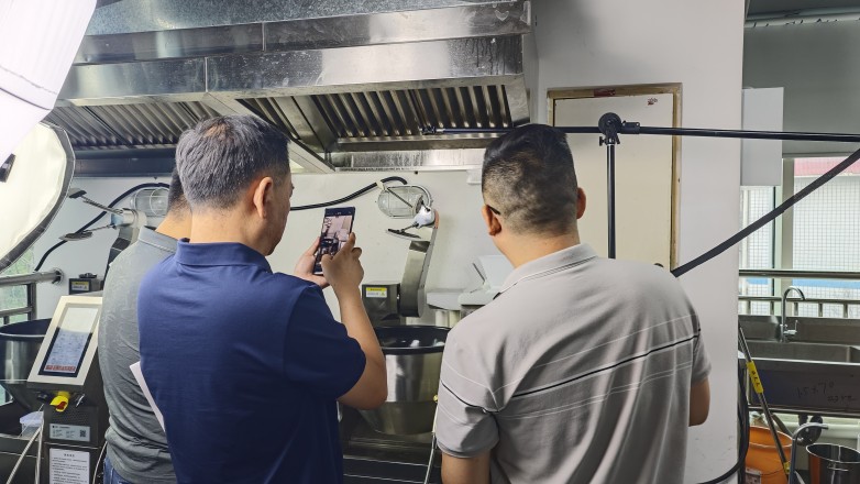 炒菜機(jī)器人席卷餐飲，預(yù)制菜迎來(lái)終結(jié)者？