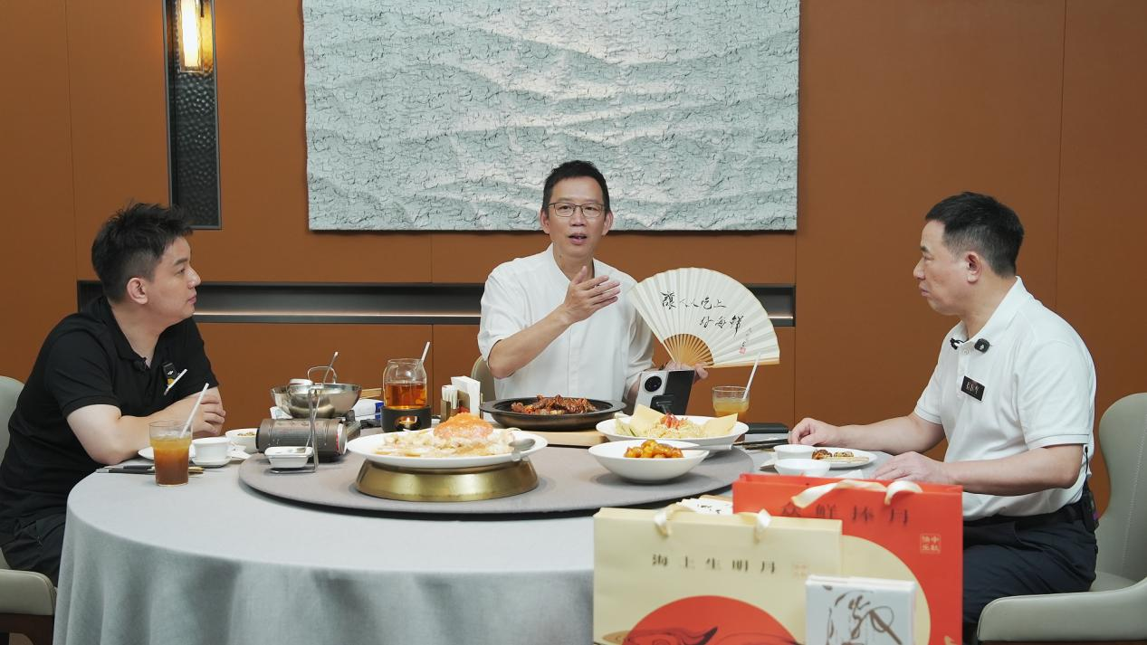 吳曉波探店徐記海鮮：在5萬(wàn)億餐飲紅海中，讀懂“難而正確”的長(zhǎng)期主義