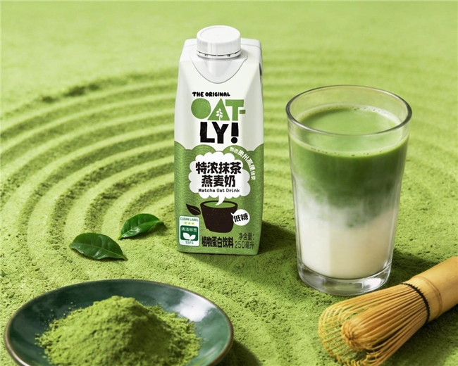 抹茶風(fēng)潮持續(xù)升溫，OATLY上新特濃抹茶燕麥奶|餐飲界